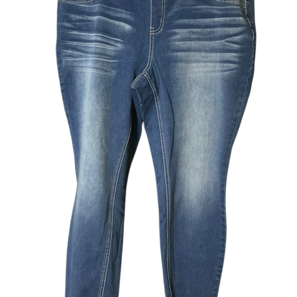 Blue Jeggings with Tapered Fit and Stretch